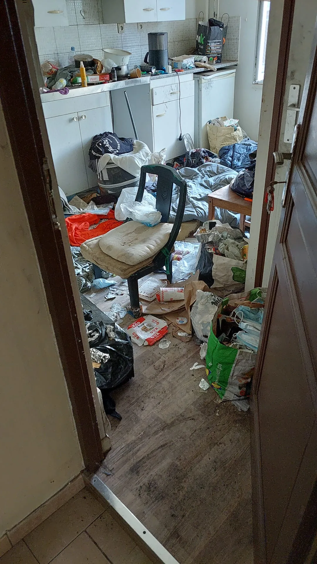 Quelles solutions pour vider une maison remplie de déchets de toutes sortes ?