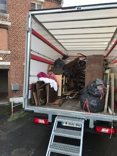 Quels documents conserver lorsqu’on vide une maison après un décès ?