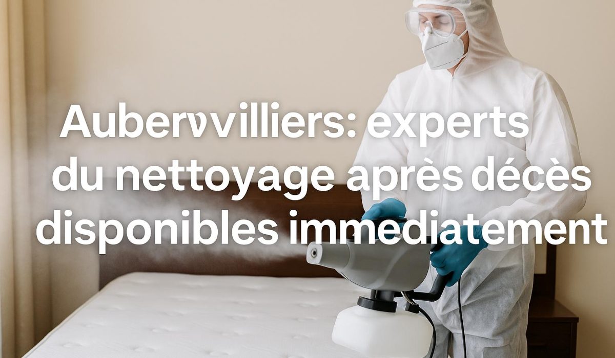 Technicien en combinaison désinfectant un matelas propre à Aubervilliers après un décès à l’aide d’un nébuliseur