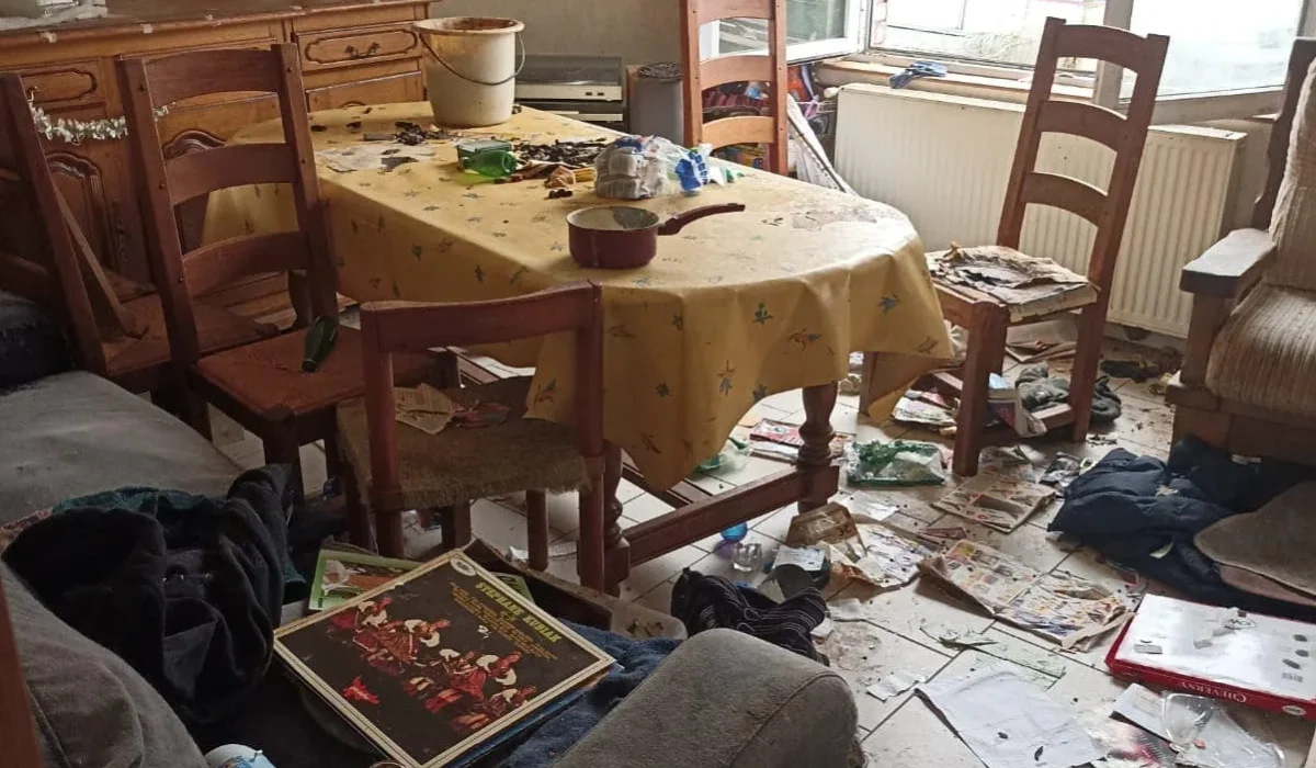 Maison Sale et Encombrée : Par Où Commencer ?