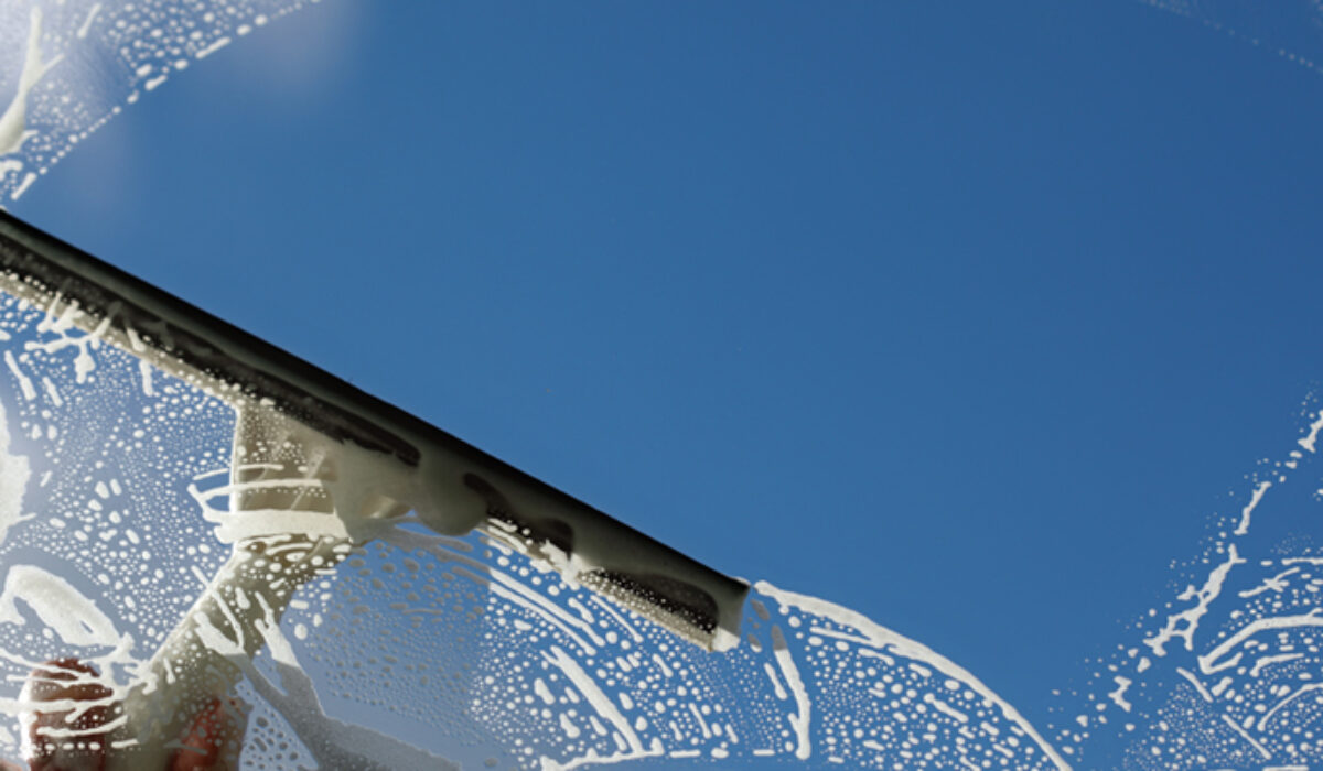 Pourquoi le nettoyage des vitres est si délicat ?