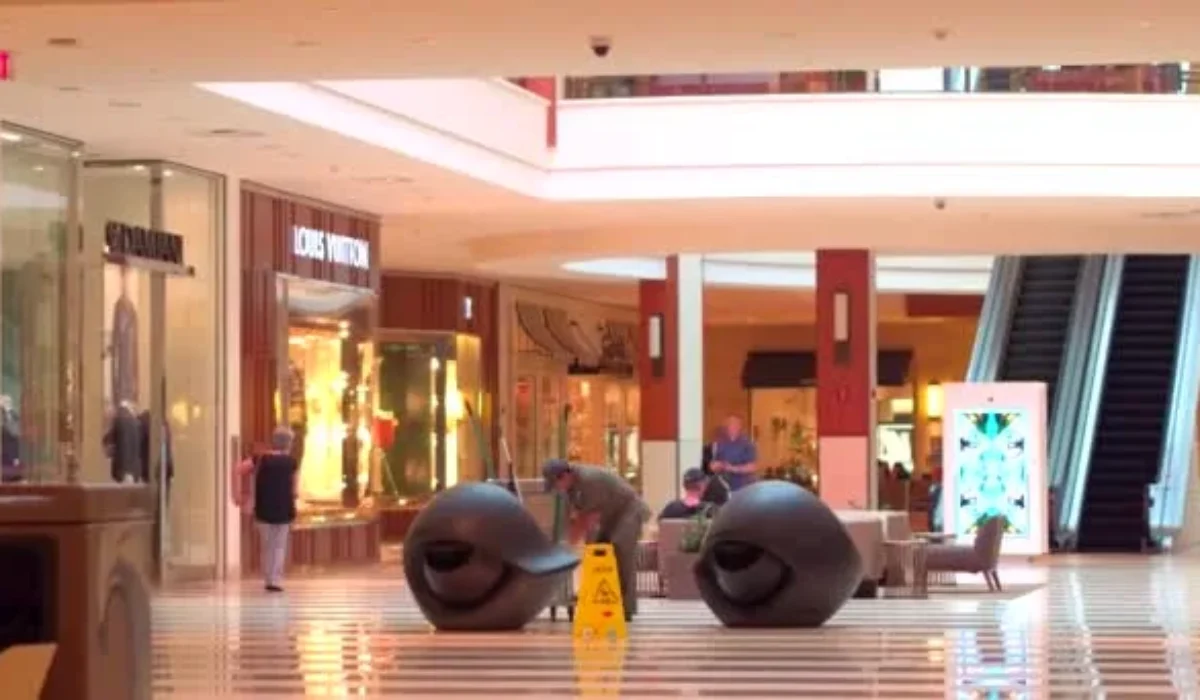 Nettoyer un centre commercial